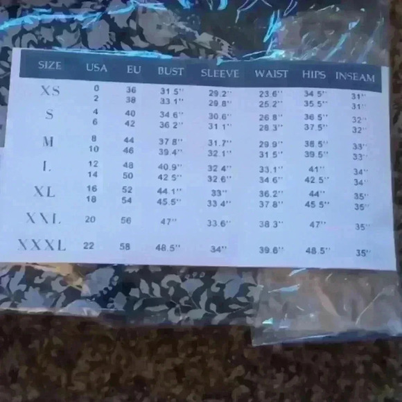 Jessica Simpson summer time cover up poolside cuteness 2x - Picture 9 of 9